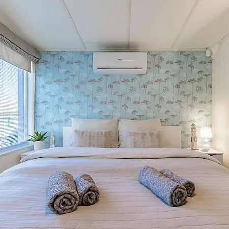 Slovakia Charming Danube Houseboat * 布拉迪斯拉发