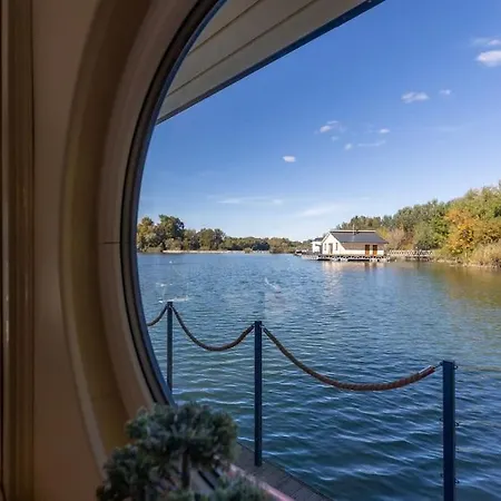 Slovakia Charming Danube Houseboat 度假居 *