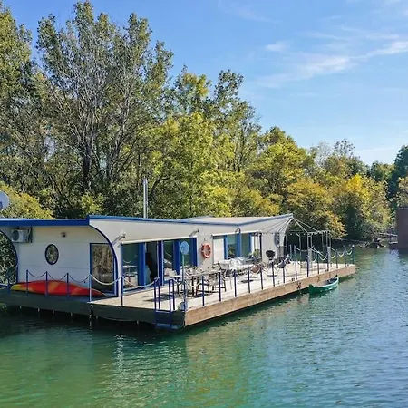 Slovakia Charming Danube Houseboat 度假居 布拉迪斯拉发
